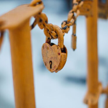 Cadenas et chaîne métallique